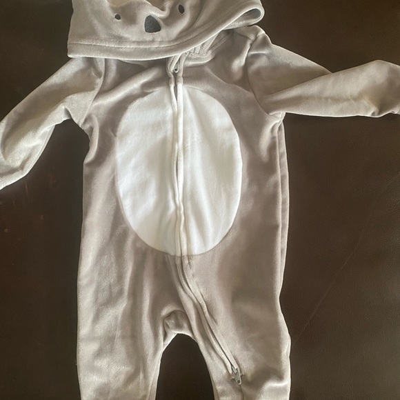 Like new Old Navy 0-3 month super soft koala Halloween costume - Picture 4 of 4